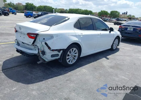 2024 Toyota Camry Le z USA, uszkodzony, nr VIN 4T1R11AK5RU881936